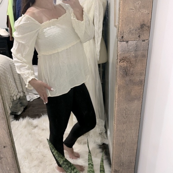 Umgee Off-Shoulder Cream boho Top size large - Picture 2 of 4